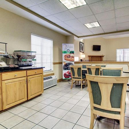 Columbia Inn & Suites エクステリア 写真