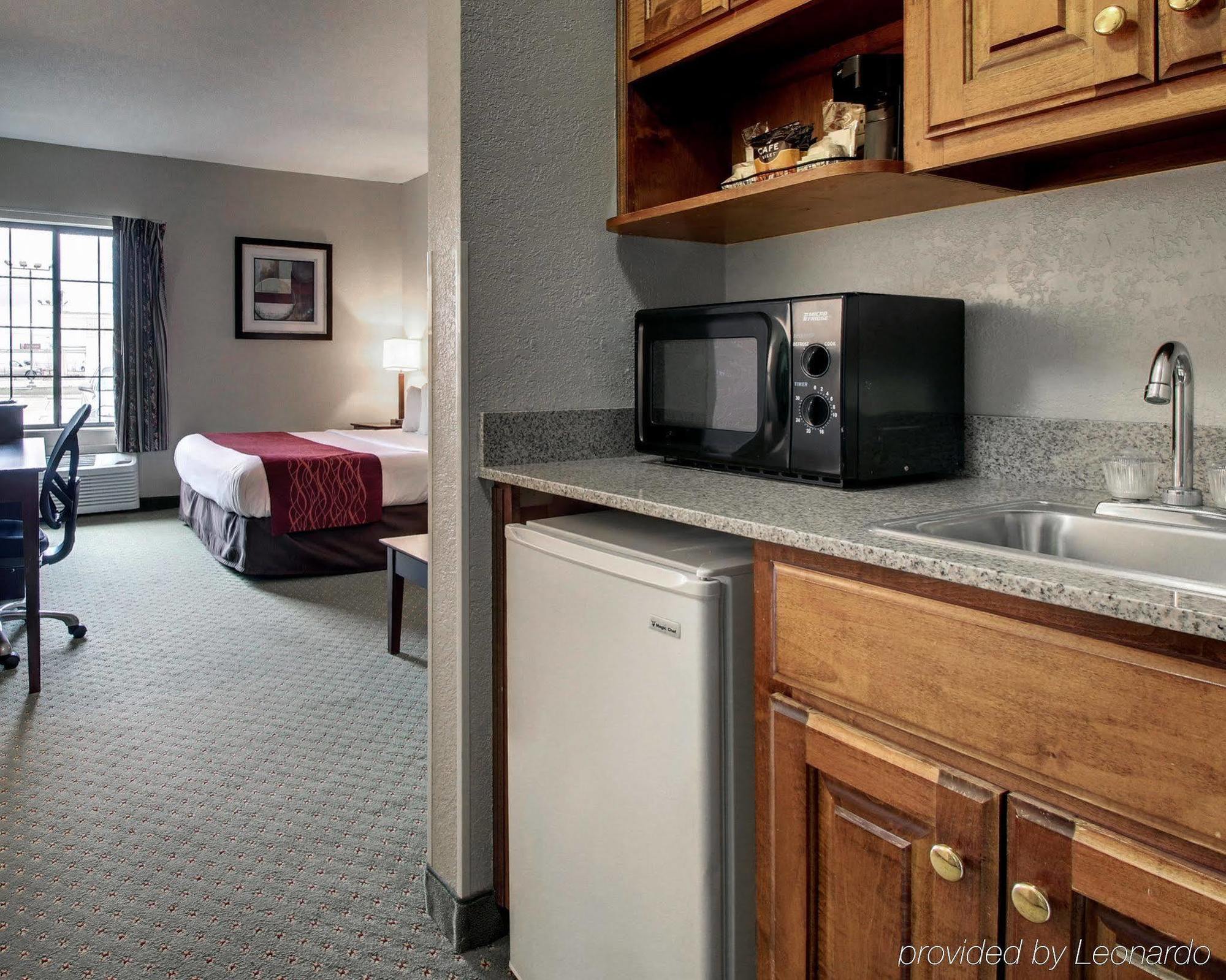 Columbia Inn & Suites エクステリア 写真