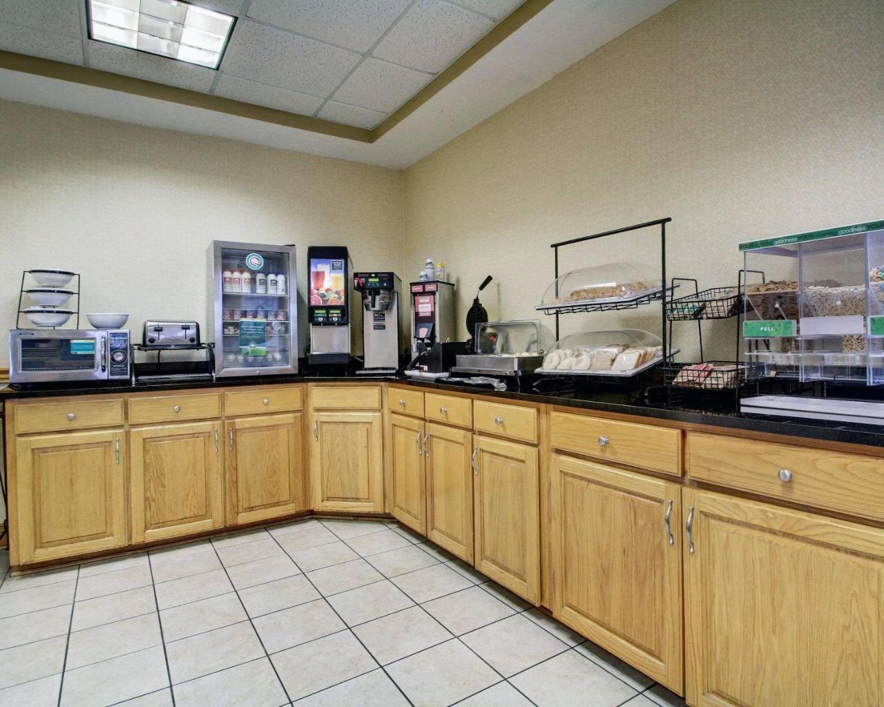 Columbia Inn & Suites エクステリア 写真